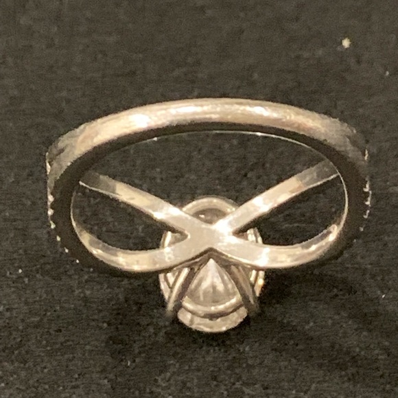 Vrai 2.14 Platinum Engagement Ring size 7 - Picture 11 of 13